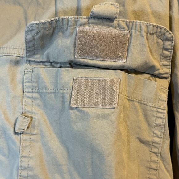 Jeep Men’s Medium Long Sleeve Shirt Button Down Lightweight Fishing Khaki - Picture 2 of 7